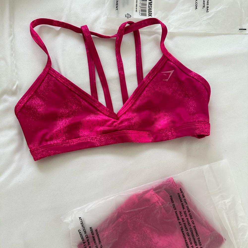 NWT Gym Shark Set ( M)